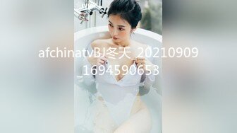 卫生间暗摄像头 偷拍长发美女洗澡前先尿尿